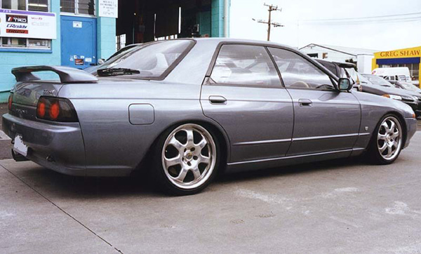 Nissan skyline r32 sedan specs #6