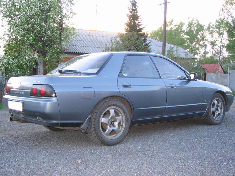 Nissan skyline r32 sedan specs #8