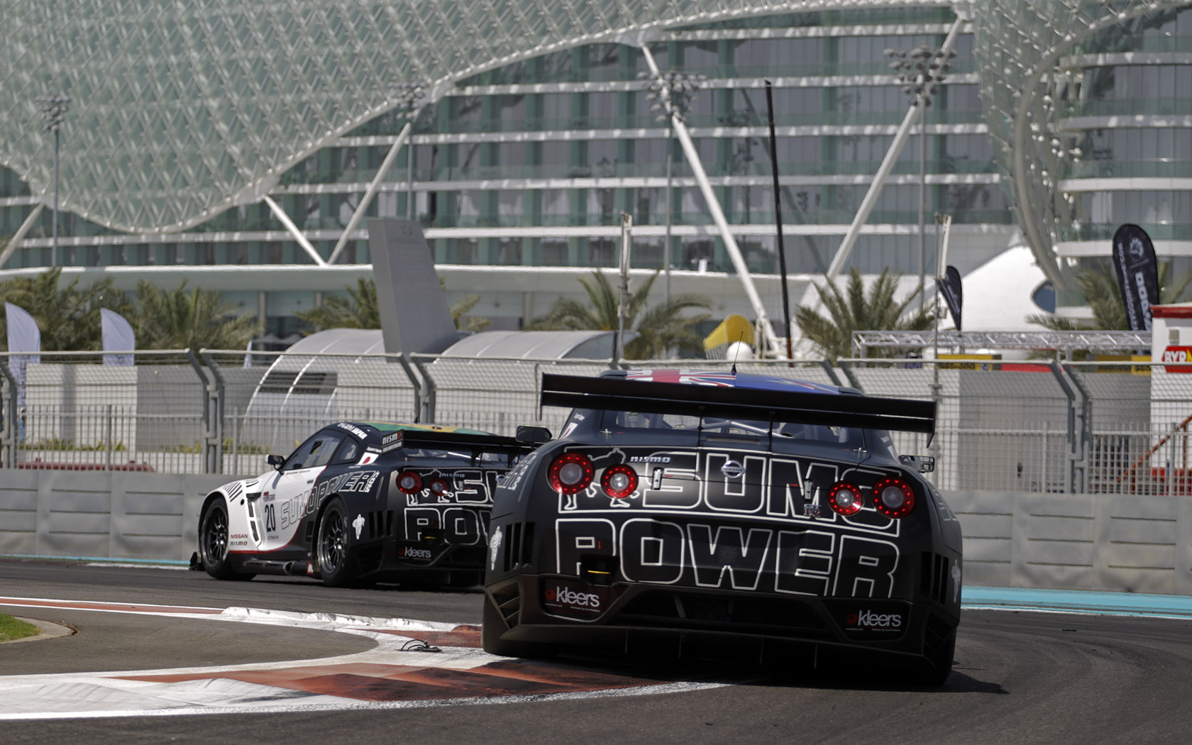 Sumo Power GT Nissan GT-R Desktop Wallpaper