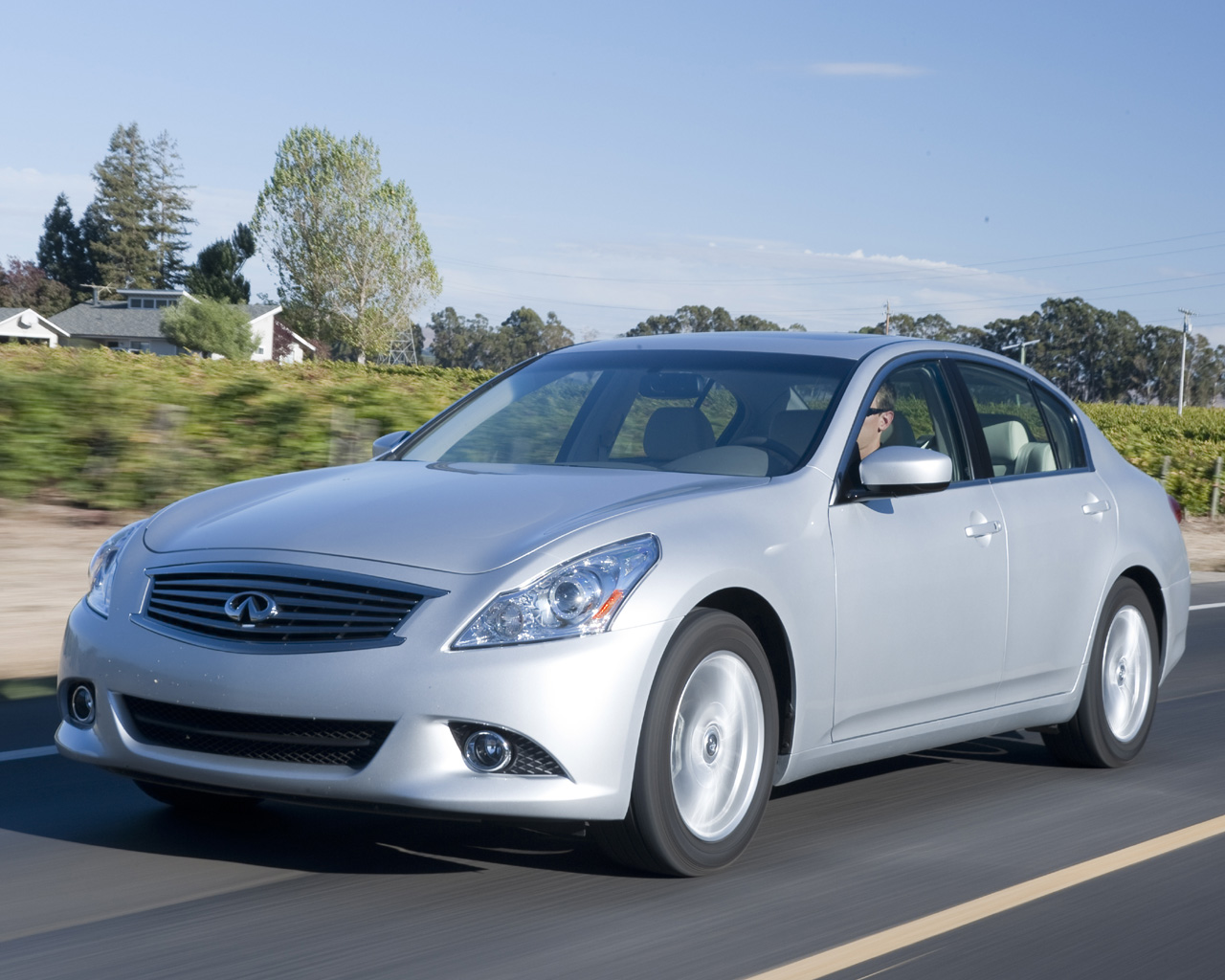 2011 Infiniti G25 Sedan Desktop Wallpaper