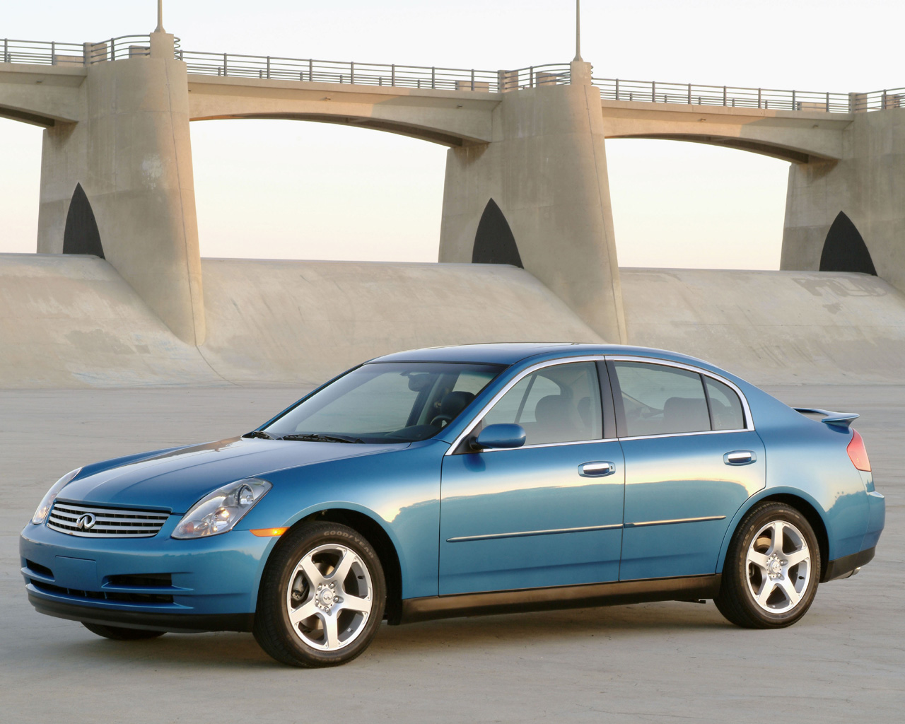 2003 - 2004 Infiniti G35 Sedan Desktop Wallpaper