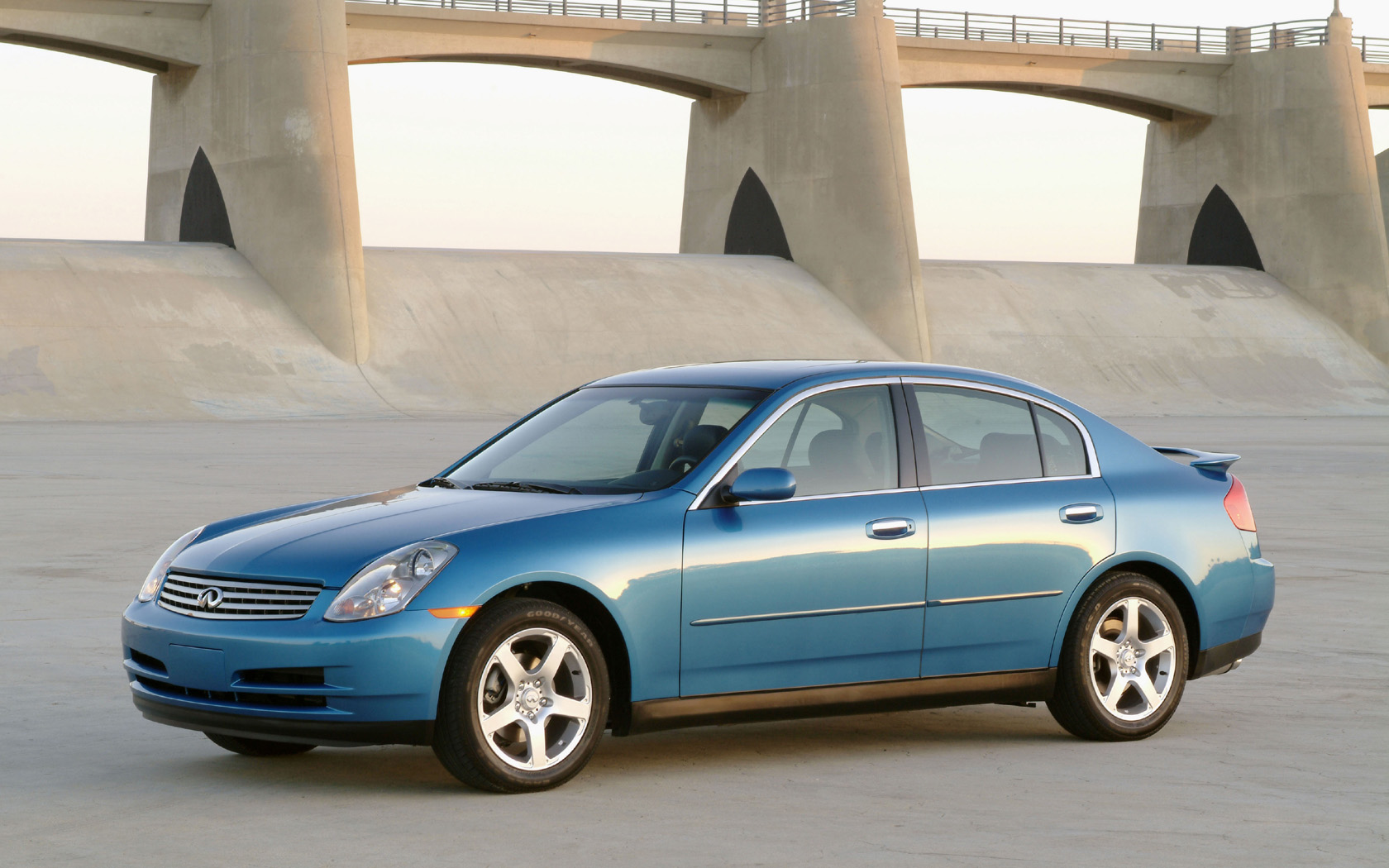 2003 - 2004 Infiniti G35 Sedan Desktop Wallpaper