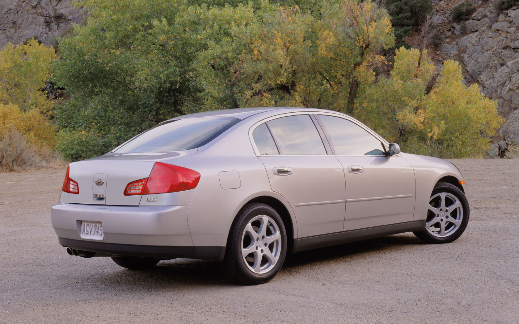 2003 - 2004 Infiniti G35 Sedan Desktop Wallpaper