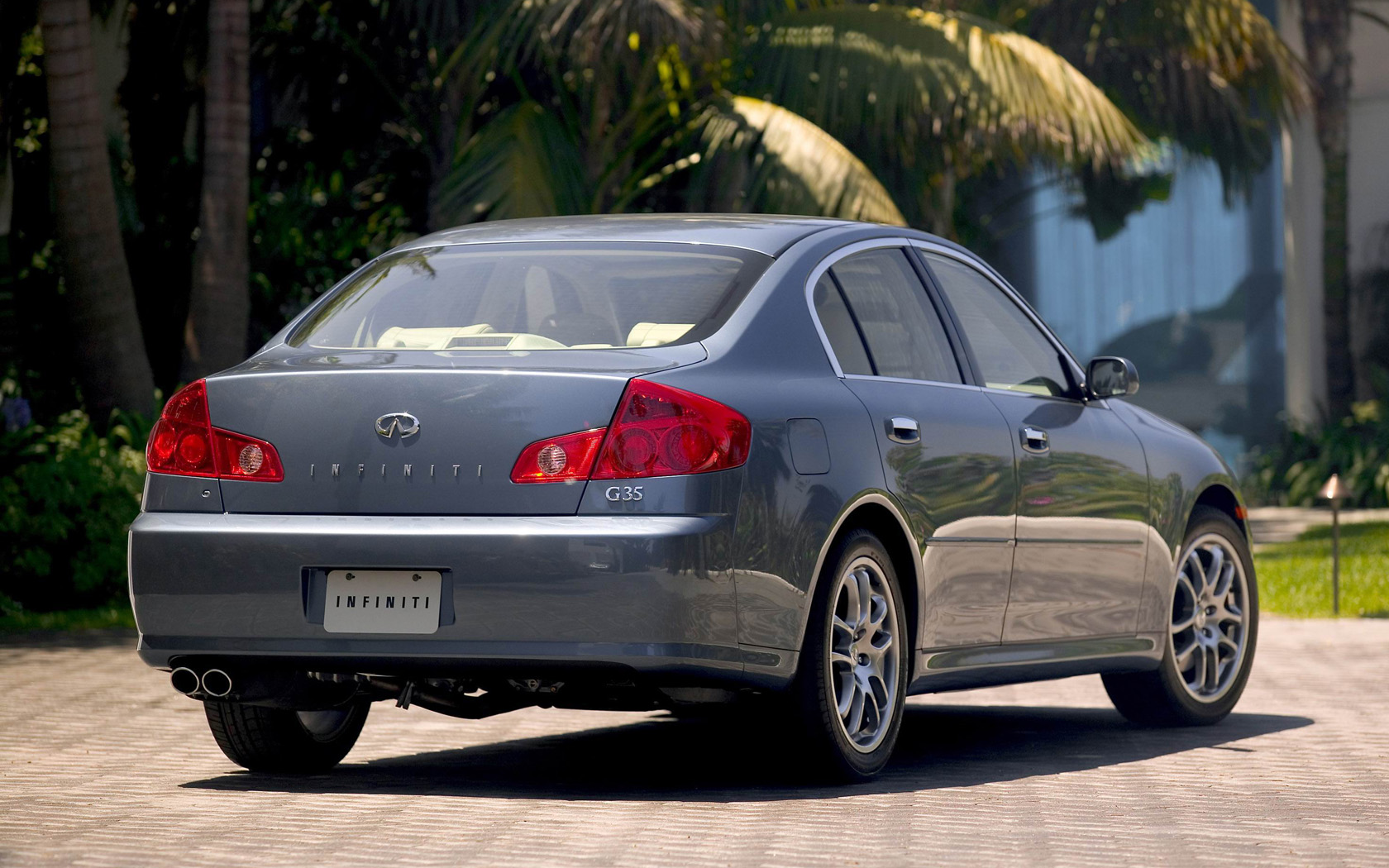 2005 - 2006 Infiniti G35 Sedan Desktop Wallpaper