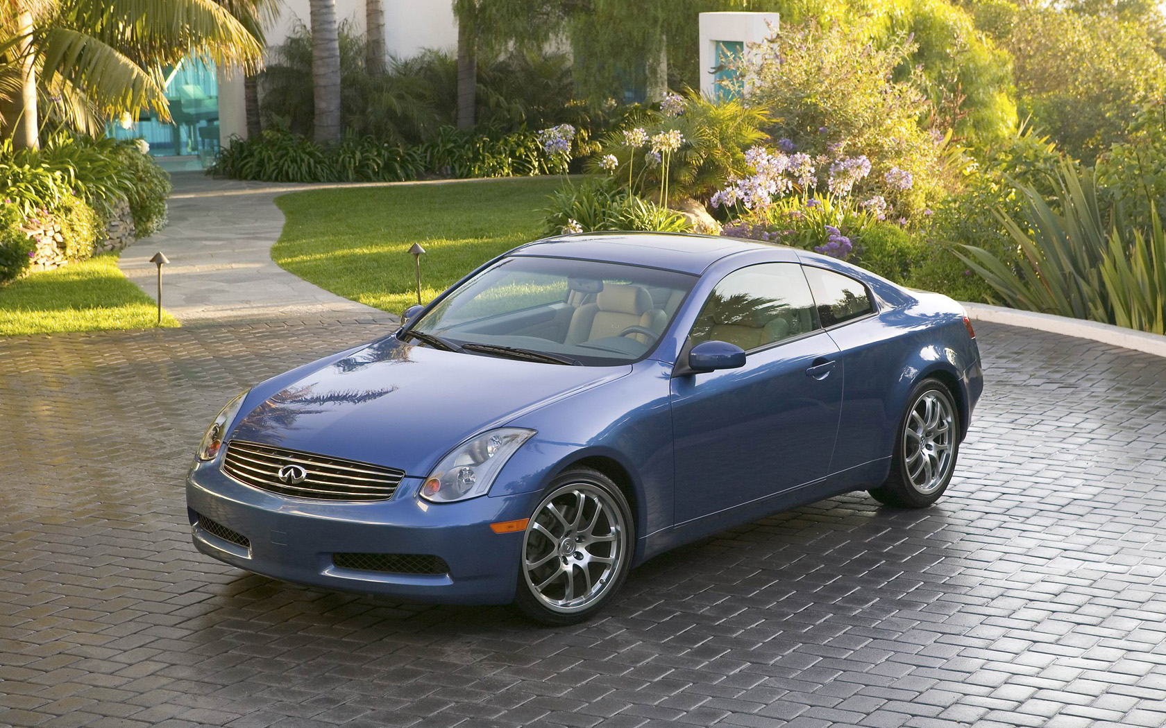 2005 Infiniti G35 Coupe Desktop Wallpaper
