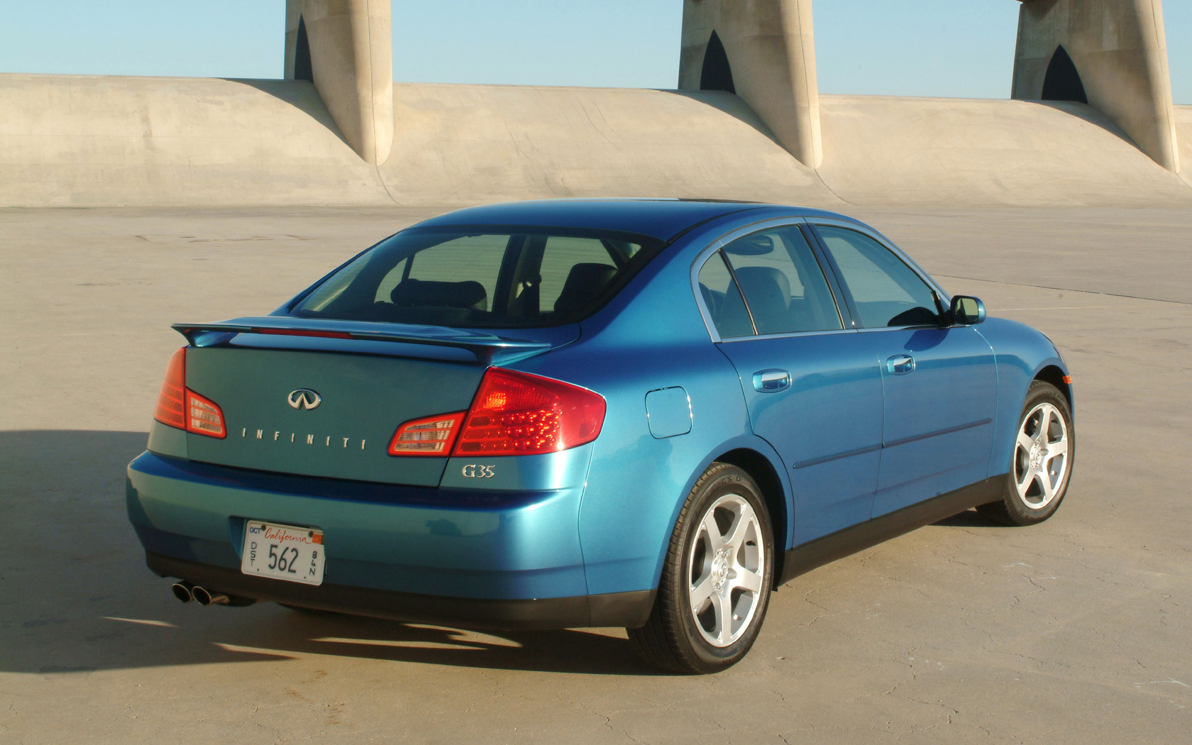 2003 - 2004 Infiniti G35 Sedan Desktop Wallpaper