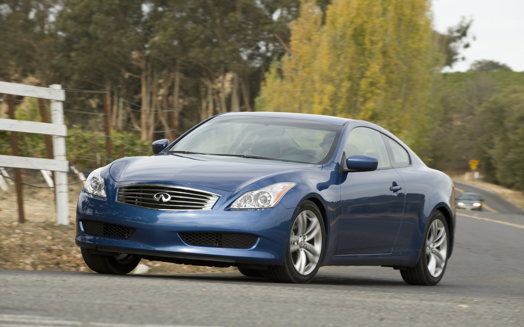 2008 - 2011 Infiniti G37x Coupe Desktop Wallpaper