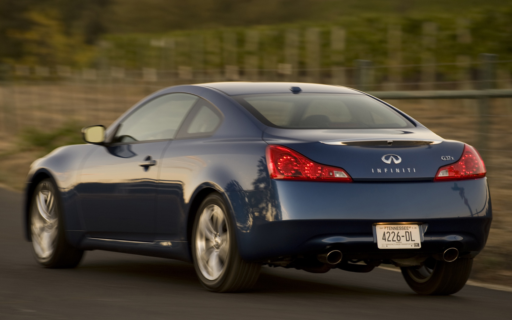 2008 - 2011 Infiniti G37x Coupe Desktop Wallpaper