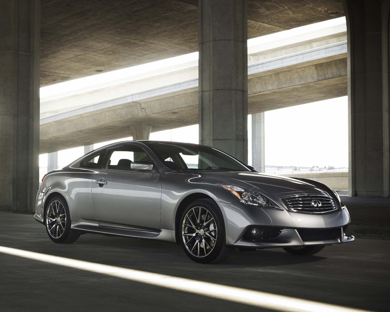 2011 Infiniti G37 IPL Coupe Desktop Wallpaper