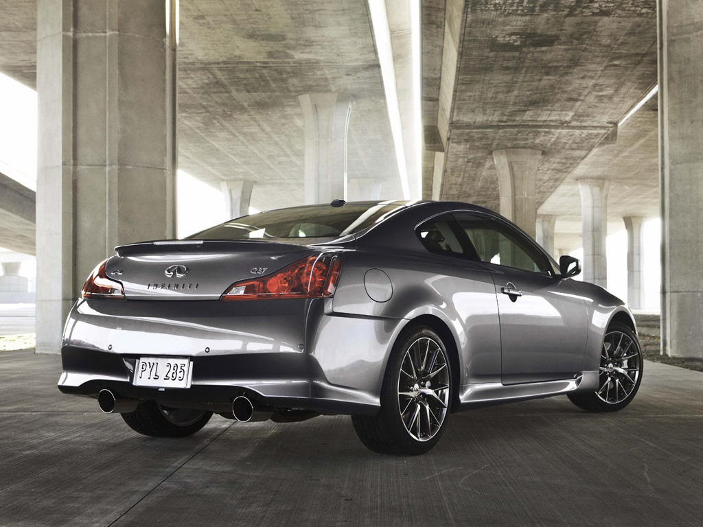 2011 Infiniti G37 IPL Coupe Desktop Wallpaper