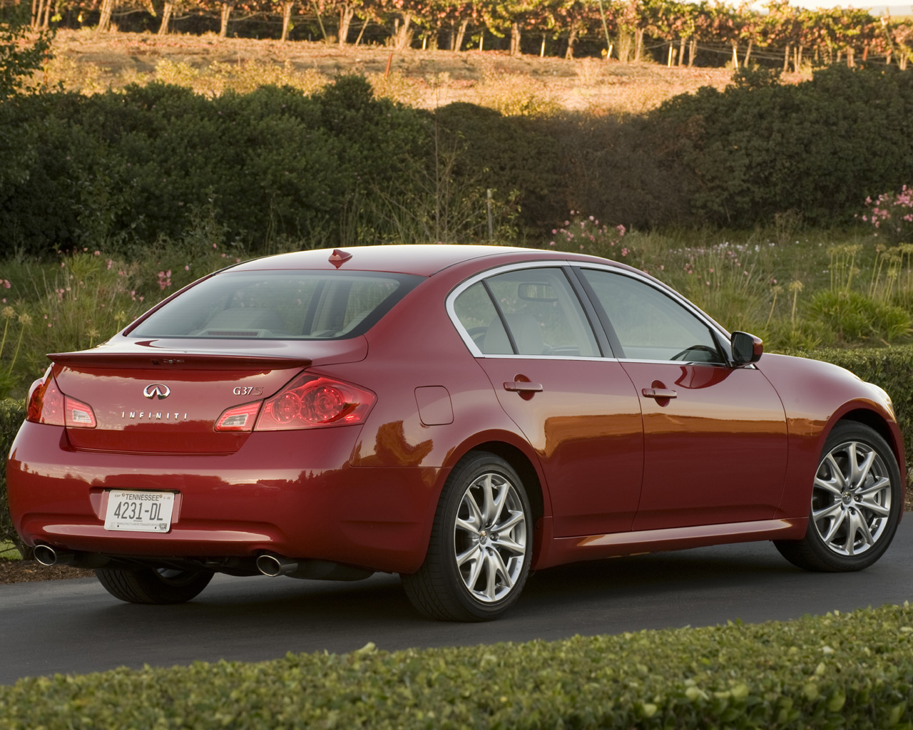 2009 - 2011 Infiniti G37S Sedan Desktop Wallpaper