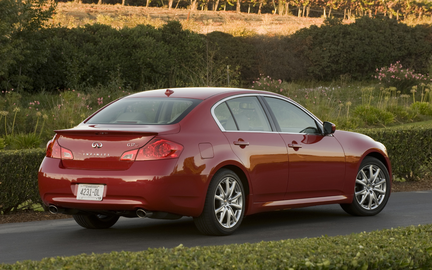 2009 - 2011 Infiniti G37S Sedan Desktop Wallpaper