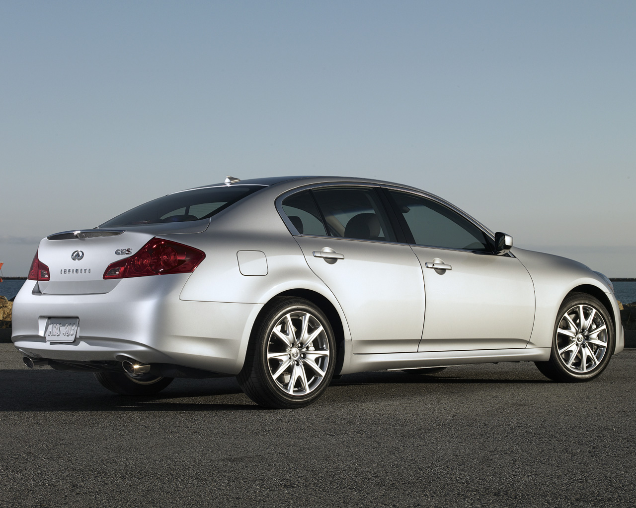 2009 - 2011 Infiniti G37S Sedan Desktop Wallpaper