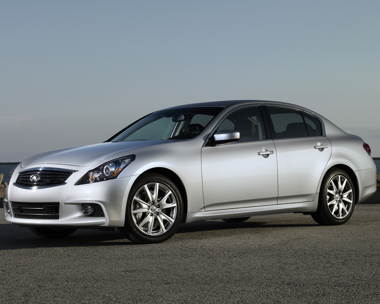 2009 - 2011 Infiniti G37S Sedan Desktop Wallpaper