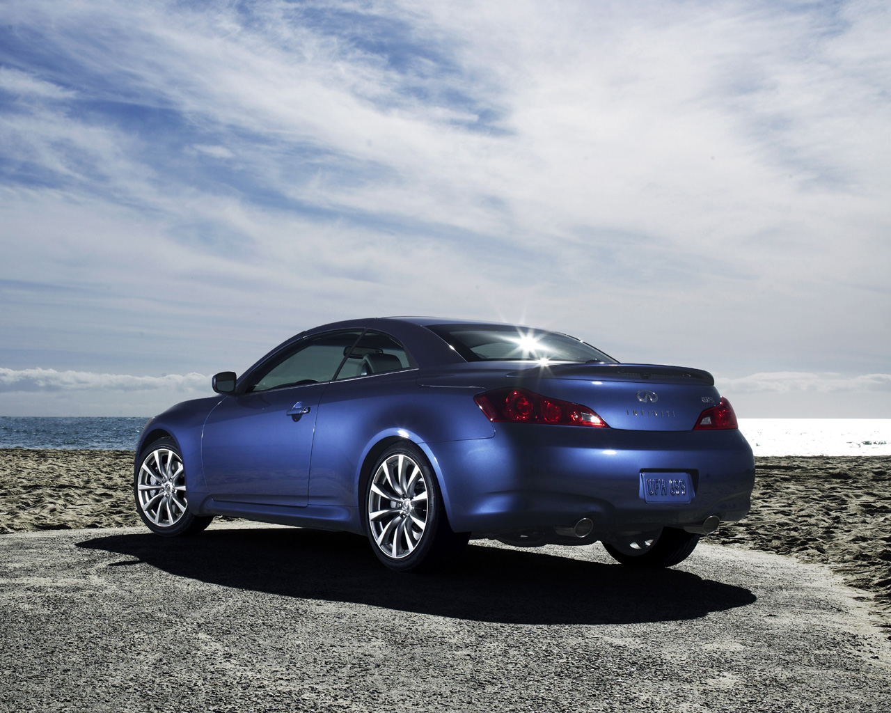 2009 - 2011 Infiniti G37S Convertible Desktop Wallpaper