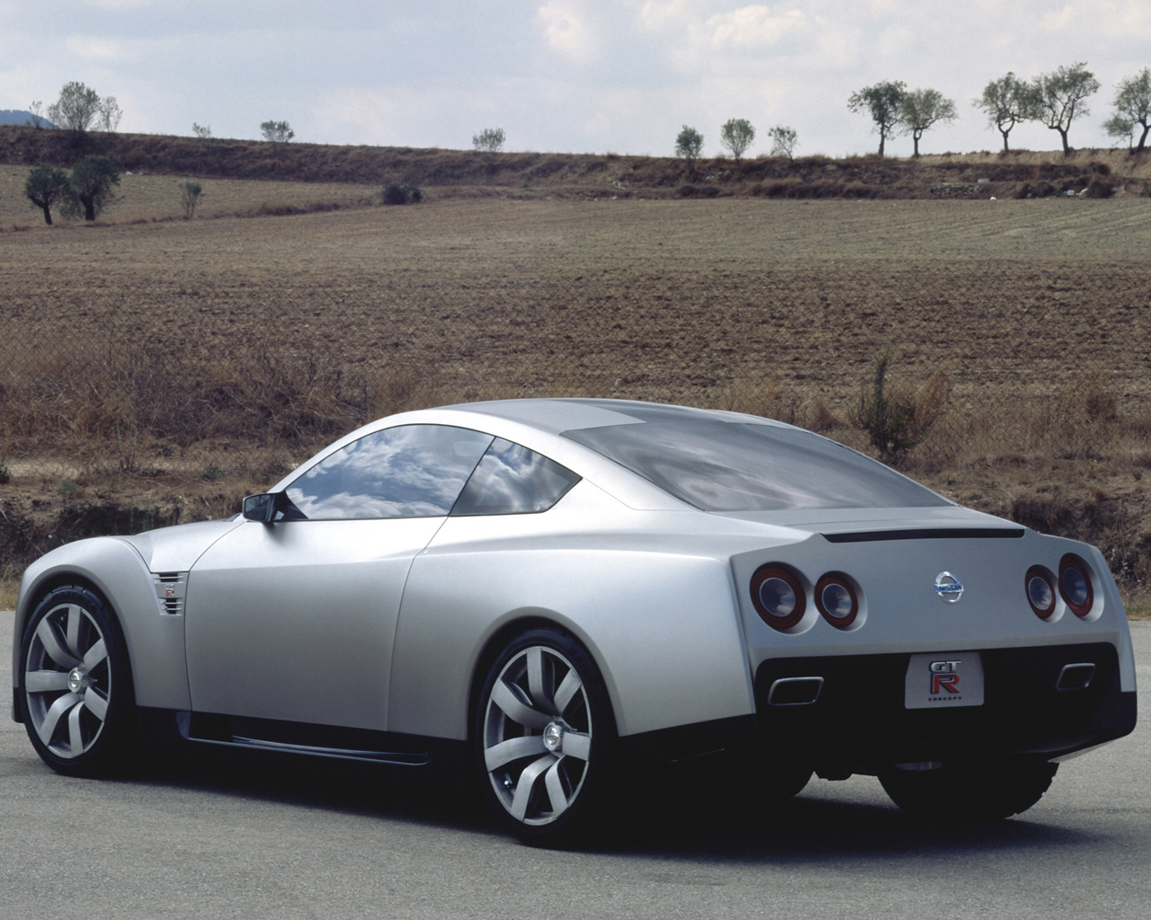 2001 Nissan GT-R Concept Desktop Wallpaper