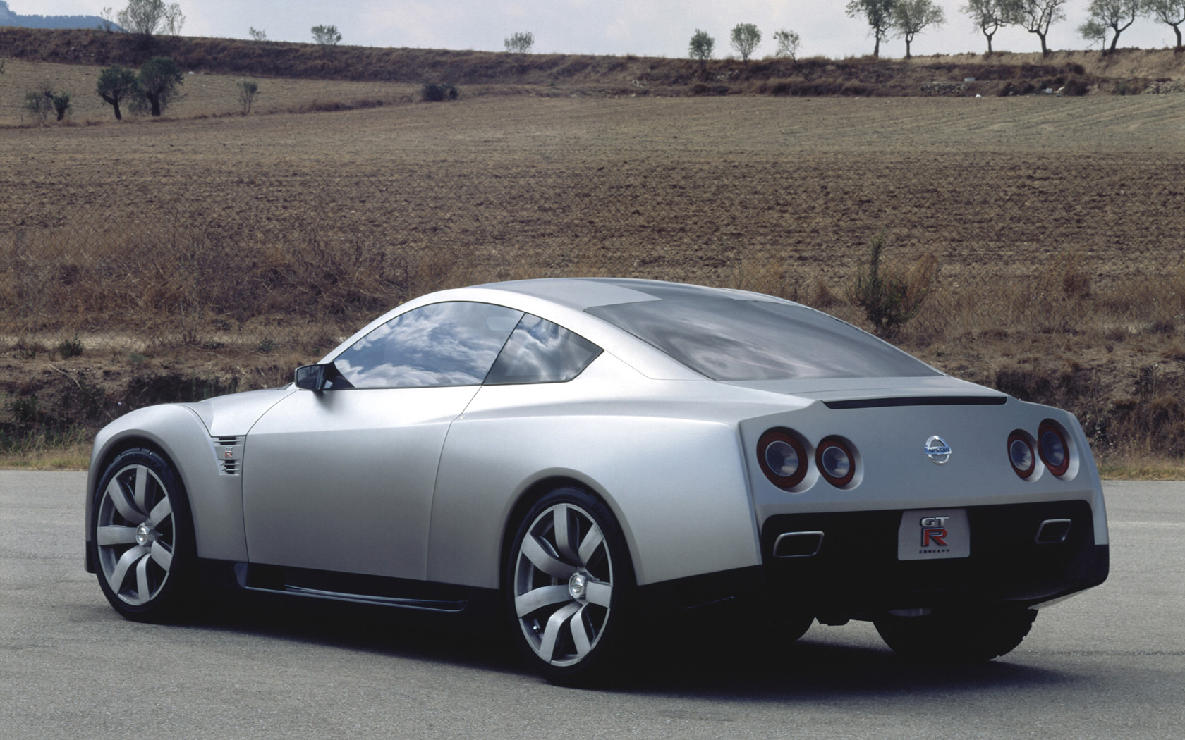2001 Nissan GT-R Concept Desktop Wallpaper