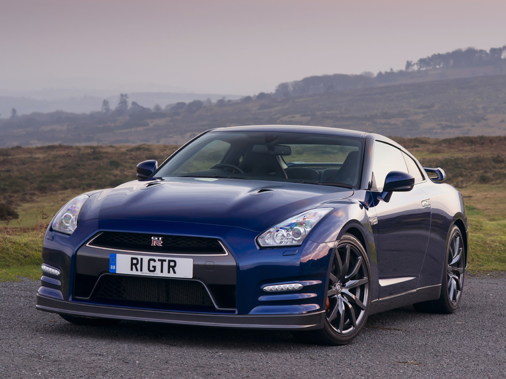 2011 Nissan gt-r wallpaper #9