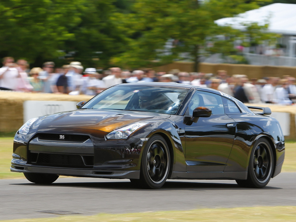 2009 - 2010 Nissan GT-R SpecV Desktop Wallpaper