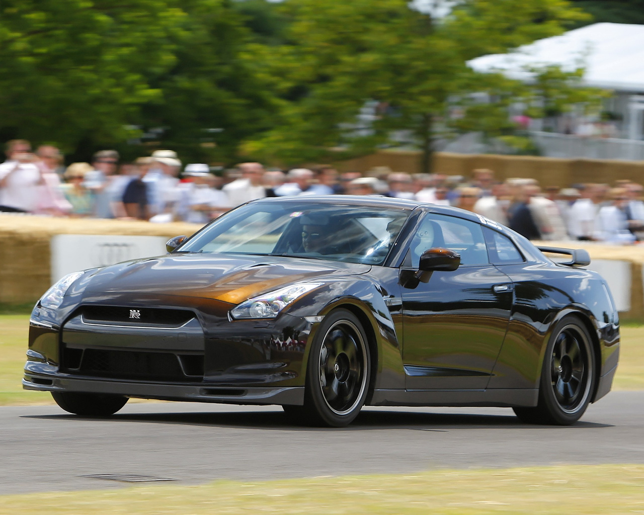 2009 Nissan gt-r desktop backgrounds