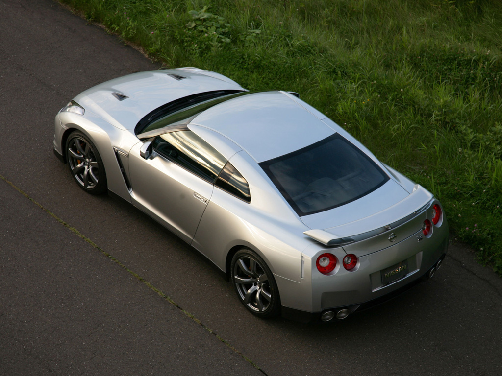 2007 - 2010 Nissan GT-R Desktop Wallpaper